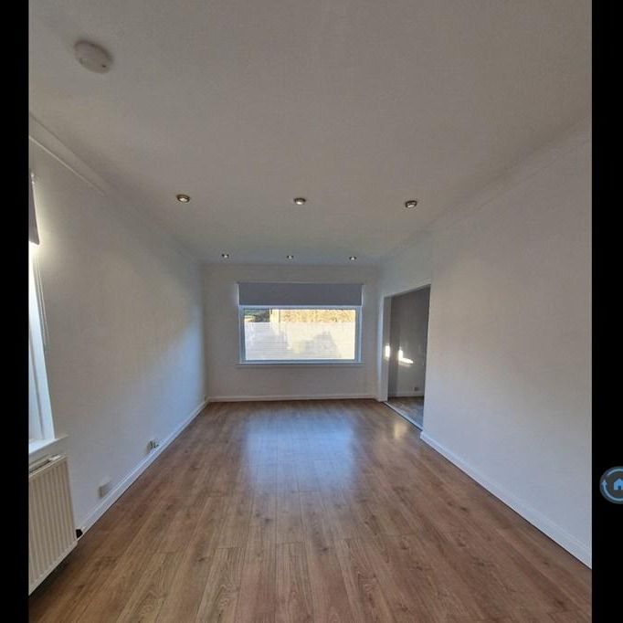 4 bedroom detached house to rent - Photo 1