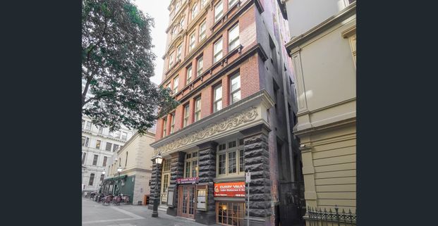 City Lifestyle On Bank Place (Electricity & Water Usage Included) - Photo 1