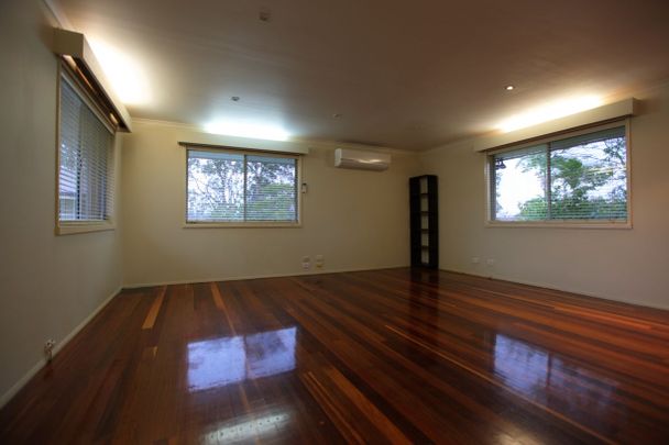 Large Family House, Save Hundred dollars each month on electricity bill! - Photo 1