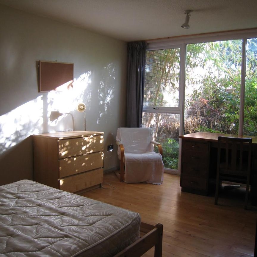 High Kingsdown, Bristol - Photo 1