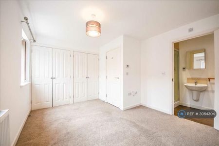 5 bedroom terraced house to rent - Photo 4