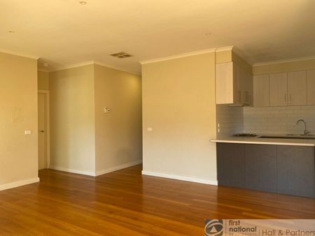 Excellent home in convenient location! - Photo 2