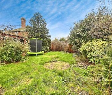 Ringwood Road, Farnborough, Hampshire, GU14 - Photo 5