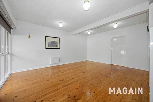 Townhouse in great location - Photo 1