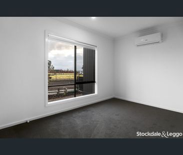 16 Cupola Walk, Truganina, Vic 3029 - Photo 4