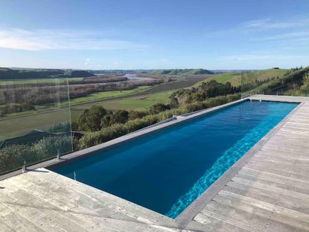 Luxury Rural Retreat – Private Hilltop Escape - Photo 4