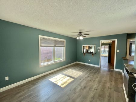 For Lease - 241 Emms Drive Unit# Upper, Barrie, Ontario - Photo 2