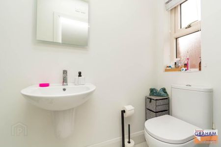 25 Woodbrook Manor, Lisburn, BT28 0AD - Photo 4