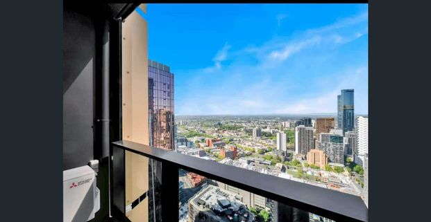 Immaculate fully furnished apartment with amazing view - Photo 1