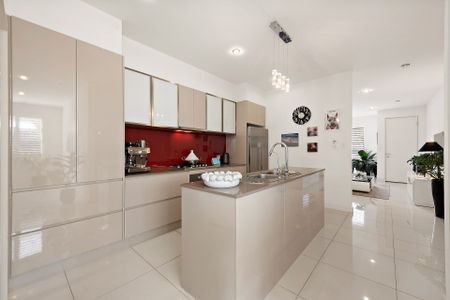 2/26 Old Tapleys Hill Road, Glenelg North. - Photo 2