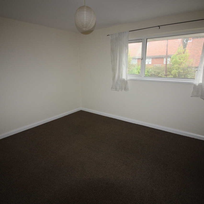 2 bed Flat - Photo 1