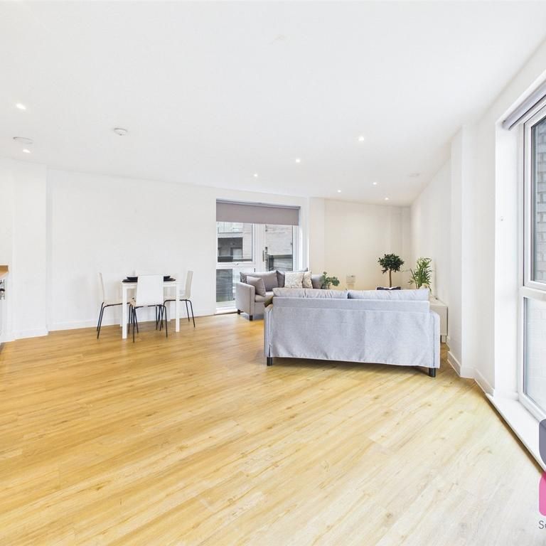 3 bedroom flat to rent - Photo 1