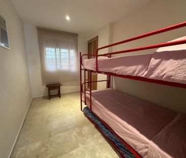 Apartamento planta baja en alquiler en Carvajal, Fuengirola - Photo 5