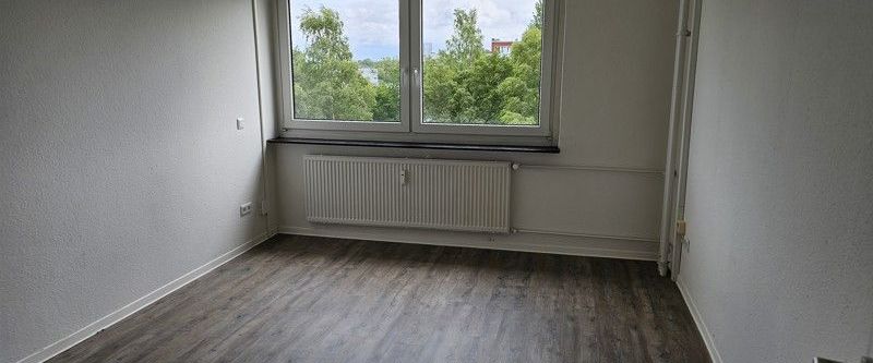 Wohnen mit Hafenblick - Schöne 2-Zimmer Wohnung in der 11. Etage - Photo 1