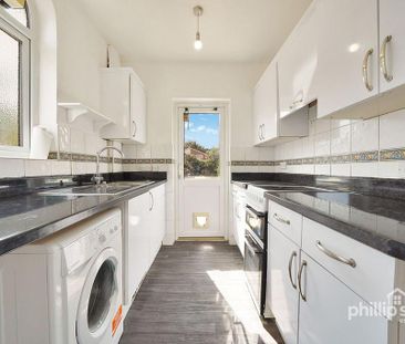3 bedroom semi-detached house to rent - Photo 6