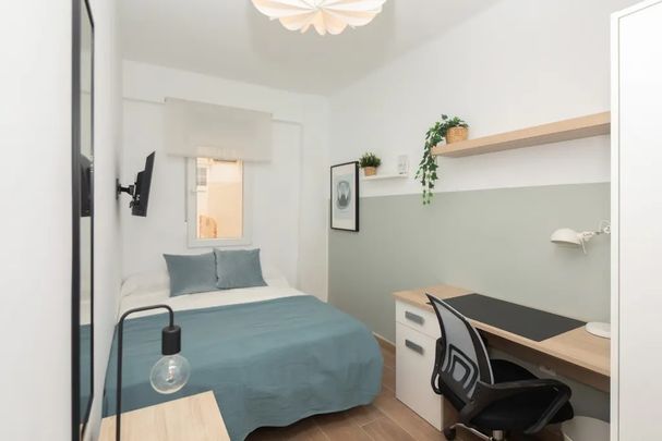 Carrer Olimpia Arozena Torres, Valencia, Valencian Community 46018 - Photo 1