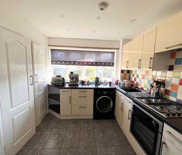 2 bedroom semi-detached house to rent - Photo 2