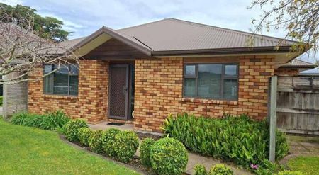 4-Bedroom Home in Central Cambridge – Walk to Town! - Photo 4