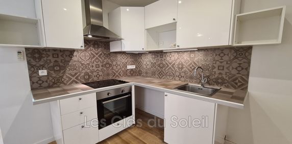 Location Appartement 2 pièces 35m² BANDOL 83150 - Photo 2