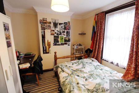 3 bedroom terraced house to rent - Photo 3