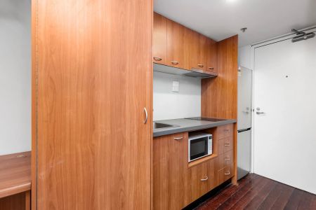 Heritage Charm Meets Urban Living - Photo 3