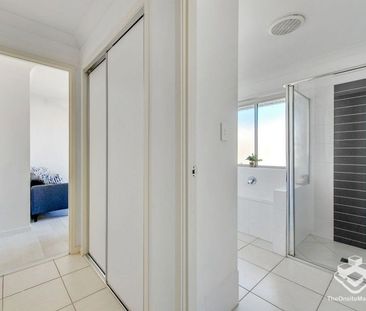 FURNISHED + UTILITIES + WIFI INCLUDED - Photo 6