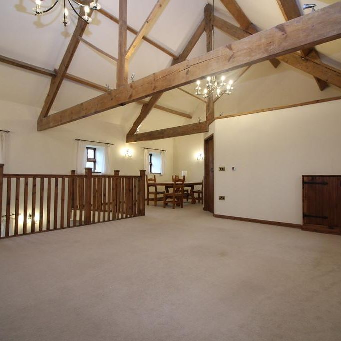 4 bedroom barn conversion to rent - Photo 1