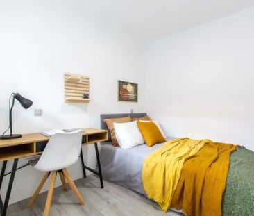 Calle de Tetuán, Madrid, Community of Madrid 28013 - Photo 6