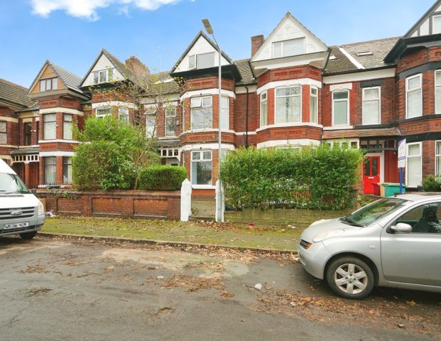 Crawford Avenue Room 3 - Photo 1