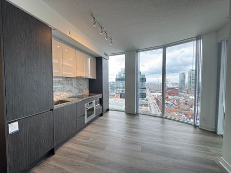 For Lease - 180 Front Street Unit# 2006, Toronto, Ontario - Photo 4