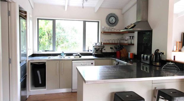 HIDE AWAY IN POUA - Photo 1