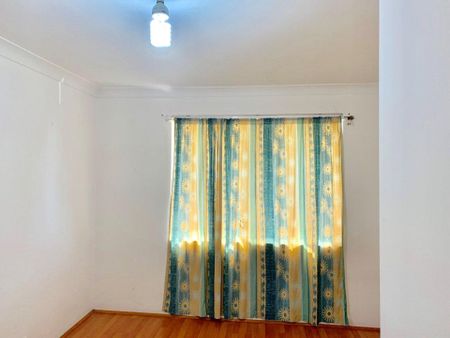 Spacious Full Brick Town House - Photo 2