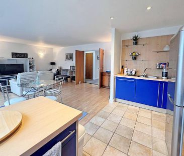 2 bedroom flat to rent - Photo 2