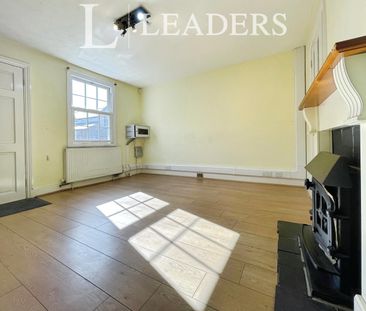 2 bedroom terraced to rent High Street, Kelvedon - Photo 6
