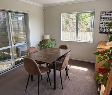 Warm and Spacious - Photo 3