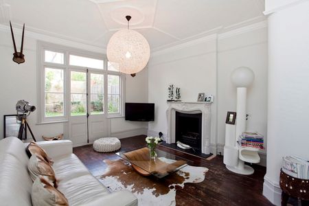 4 Bed Terraced House, Gleneldon Road, SW16 - Photo 2