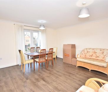 2 bedroom flat to rent - Photo 2