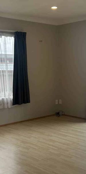 Spacious 3-Bedroom Brick & Tile Home – Fantast... - Photo 1