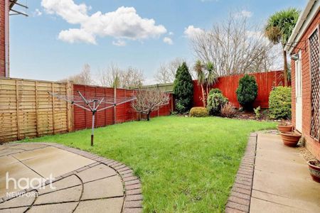 3 bedroom detached house to rent - Photo 4