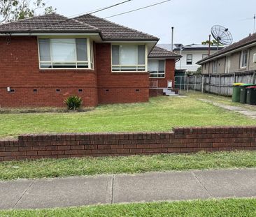 Three Bedroom Family Home - Photo 5