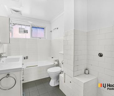 Light-Filled One-Bedroom Unit in Ashfield - Photo 4