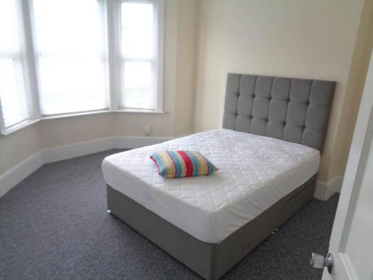 5 bedroom terraced house to rent - Photo 1