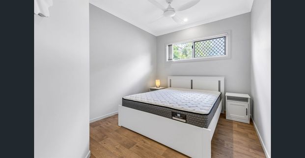 NEAR NEW STUDIO UNIT IN DURACK - Photo 1