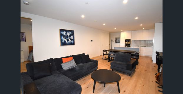 Modern Apartment in the Heart of Bentleigh - Photo 1