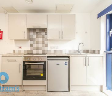 1 bed Apartment for Rent - Photo 2