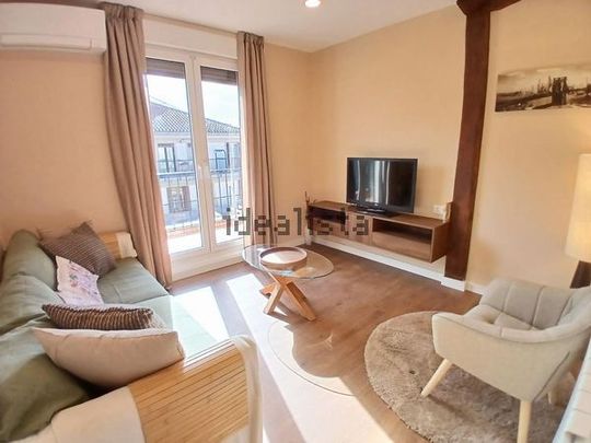 Alquiler de piso en Área Romántica - Foto 1