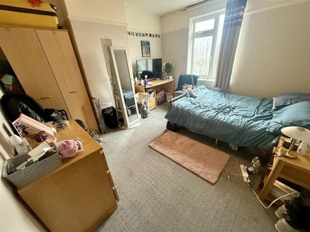 4 bedroom terraced house to rent - Photo 5