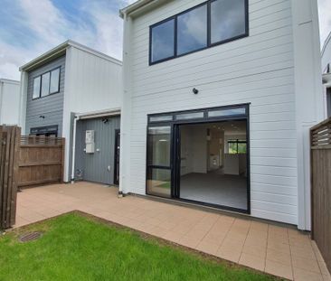 Fabulous Modern Terrace Home - Photo 3