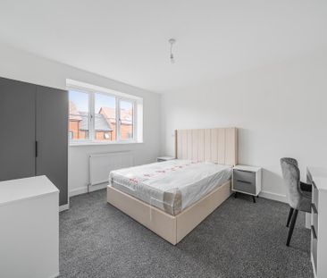 1 bedroom in a house share to rent - Photo 3