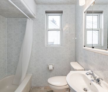 For Lease - 317 King Street Unit# (UPPER), Hamilton, Ontario - Photo 2